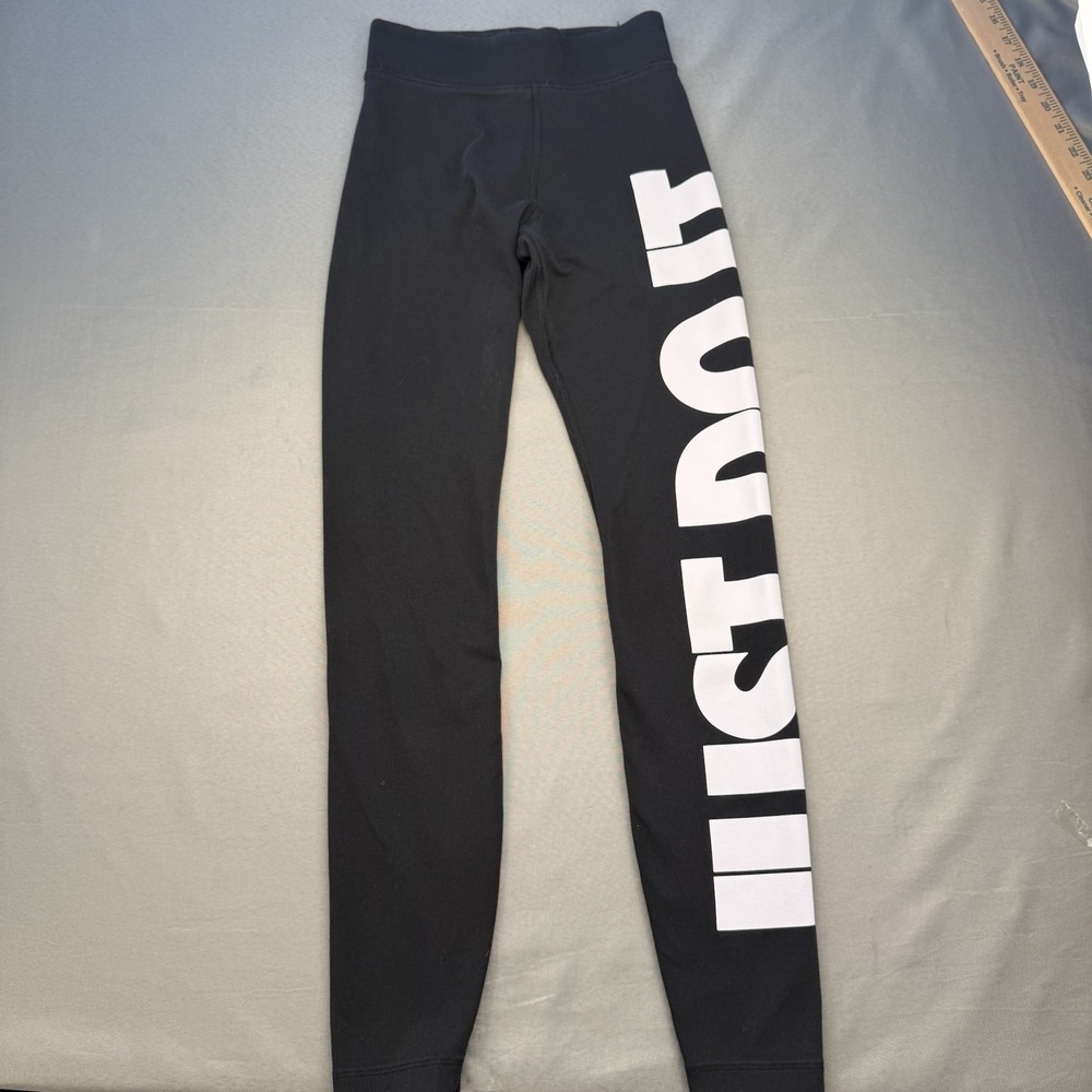 Nike Women's XS Sportswear JUST DO IT High-Rise Tight Fit Leggings Black